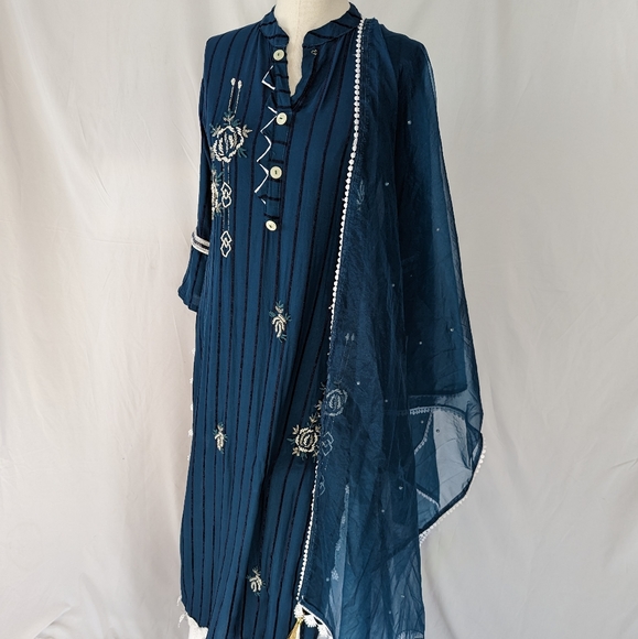 3 pc Indian Pakistani Kurti, Pant and dupatta - Picture 13 of 15